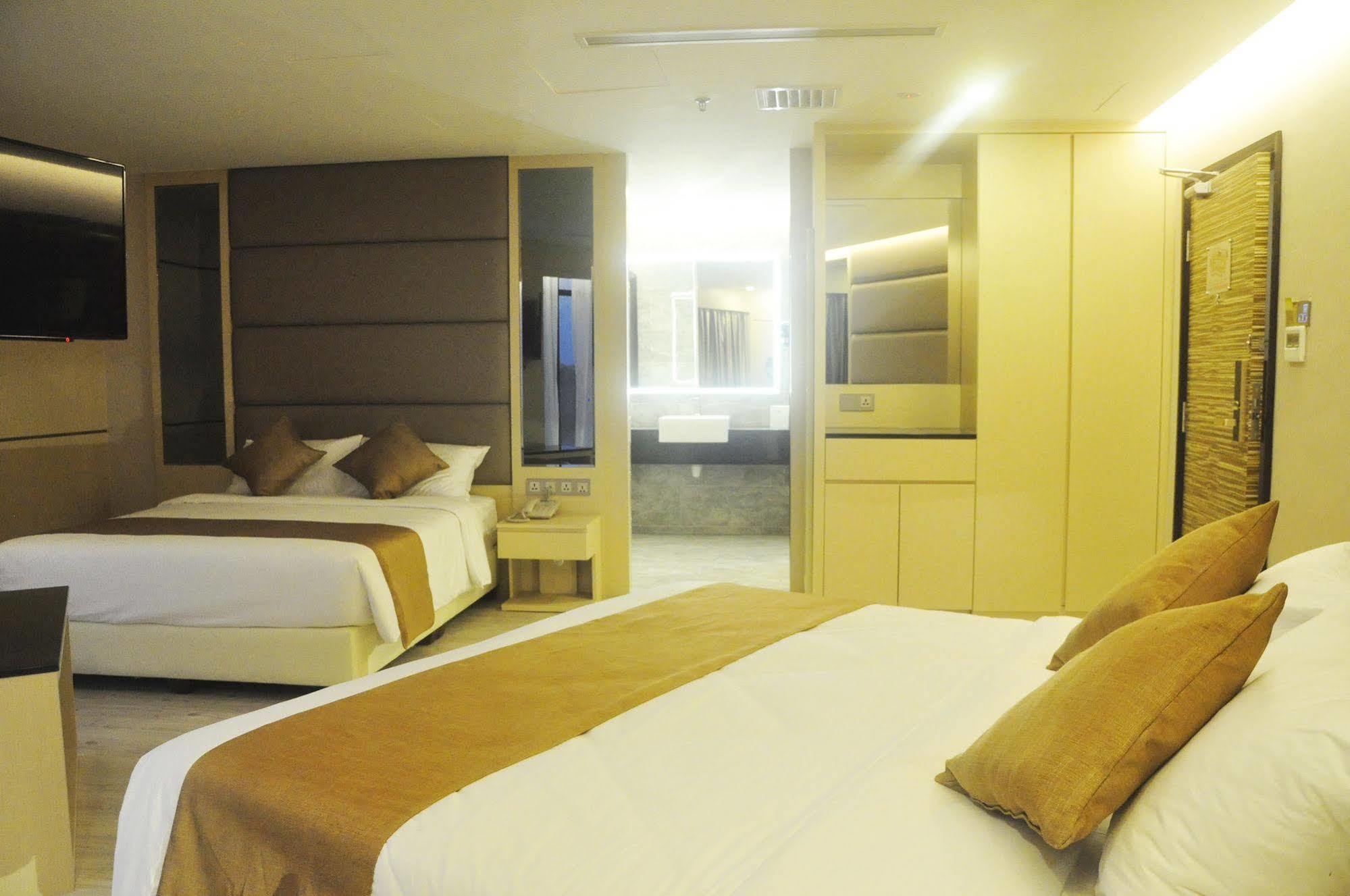 Geobay Hotel Johor Bahru Buitenkant foto